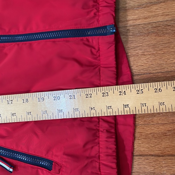 Tommy Hilfiger Woman’s Windbreaker with Hood Red Full Zipper Pockets Lightweight - Picture 9 of 16